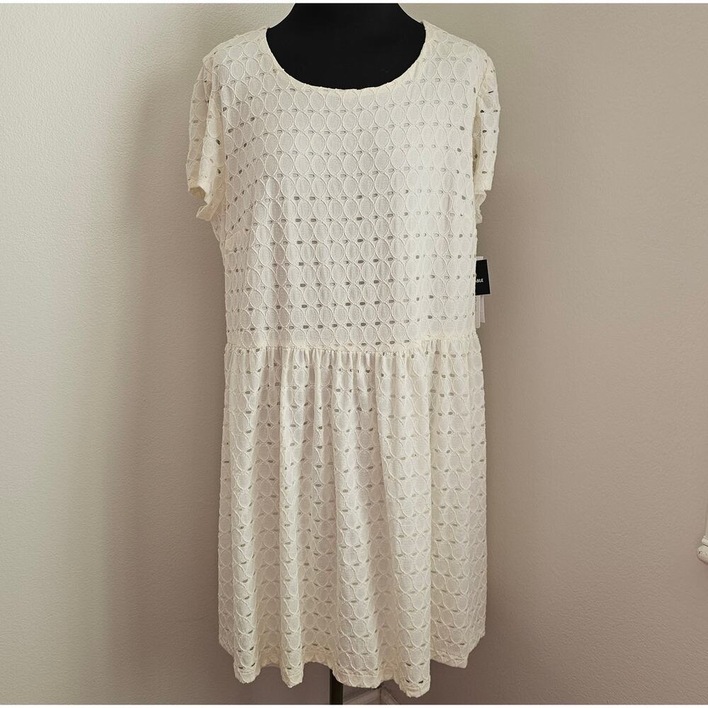 NWT SIGNATURE Robbie Bee Women's White Pullover Stretch Eyelet Casual Dress 2X